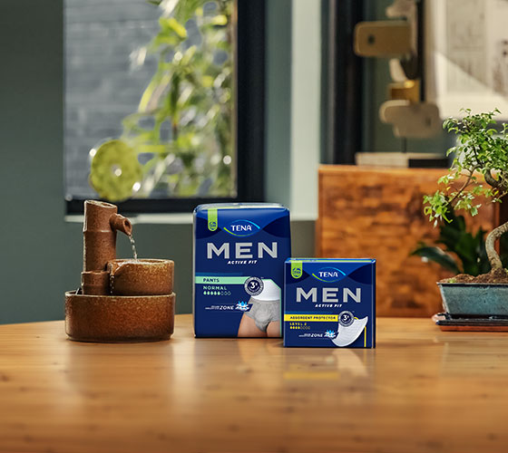 TENA Men verpakkingen op tafel TENA Men verpakkingen op tafel